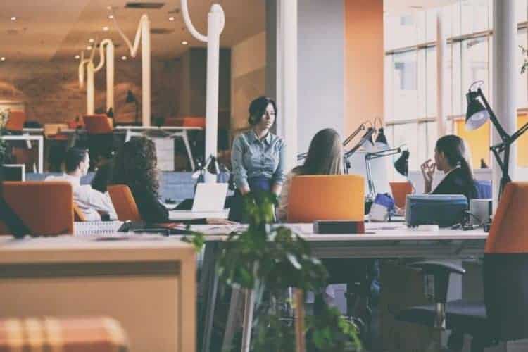 group of startups attending a free startup seminar
