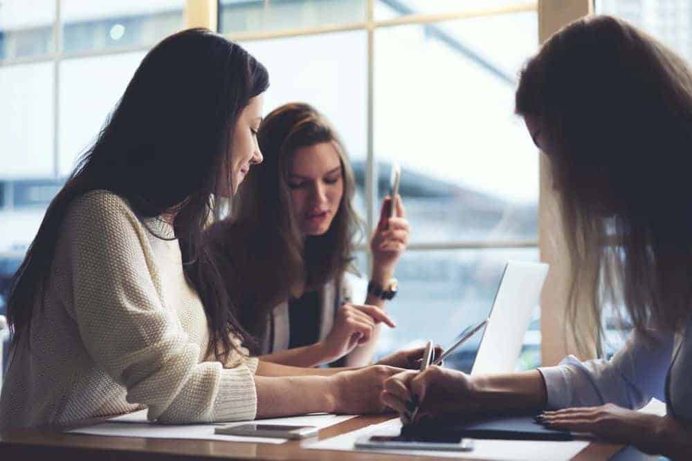 startup businesses should get financial assistance while opening a bank account
