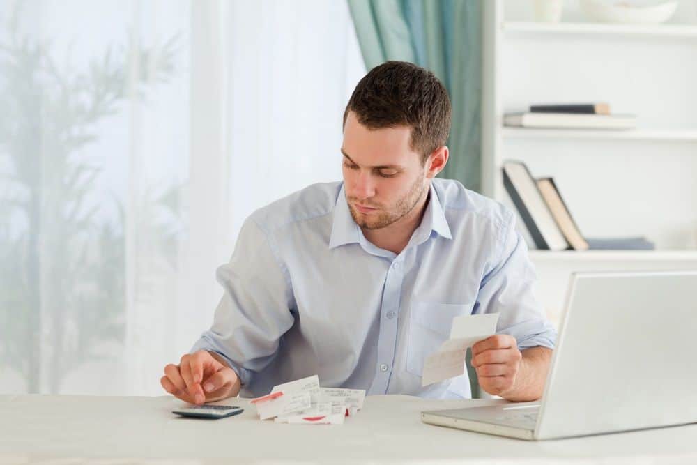 pros and cons of starting up a business as a sole trader