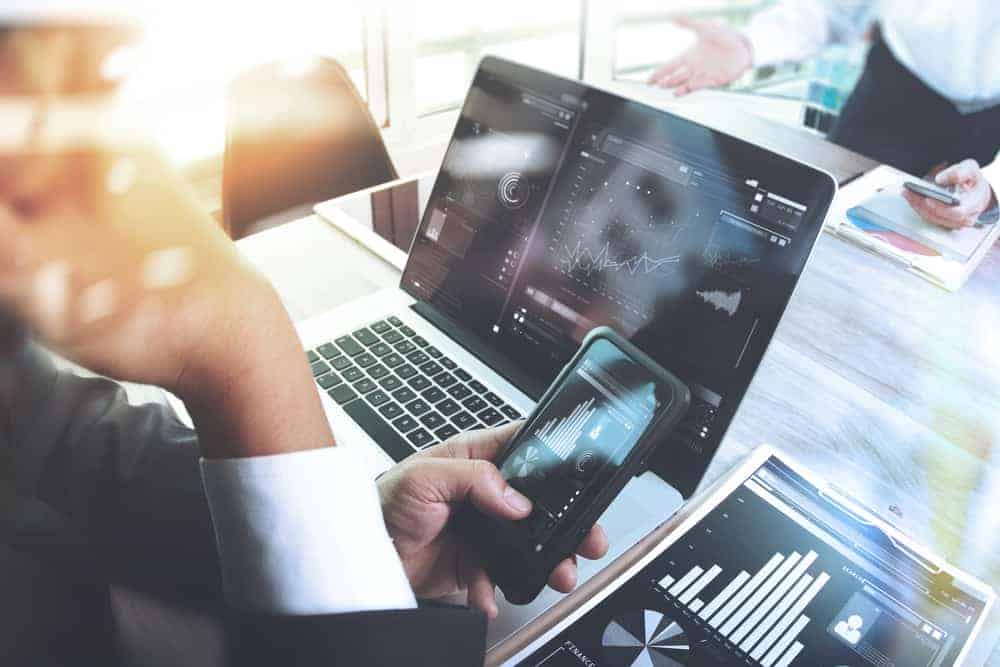 Using online accountancy on the go Using online accountancy on the go